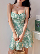 韩国复古小碎花吊带连衣裙女夏季田园风清新绿，底绑带度假短裙
