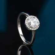 d色莫桑石戒指(石戒指，)女圆包款小钻戒结婚一克拉纯银镀18k白金钻戒女