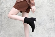 黑色气质小短靴2023秋冬磨砂羊皮，时装靴欧美风粗跟高跟靴皮靴