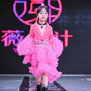 薇设计儿童模特走秀时尚气质多变式拆卸玫红灯笼袖西装礼服租