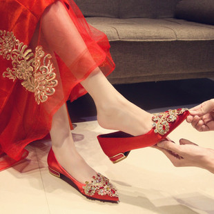 婚鞋女平底2024年新娘礼服，鞋粗跟中式红色结婚鞋子低跟秀禾鞋