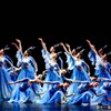 象山水月演出服同款女群舞艺考女子，合唱飘逸中国风蓝色古典舞蹈服