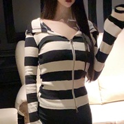 韩国东大门春季日常百搭显瘦条纹长袖连帽性感修身外套女开衫