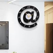 北欧家用a符号创意静音个性，钟表时尚挂钟卧室石英钟客厅潮流时钟
