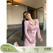 王少女(王少女)的店，粉色休闲运动套装2024春夏季短款连帽开衫外套半身裙子