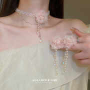 粉色花朵项链女款2024珍珠锁骨，链女高级感夸张婚纱脖子配饰