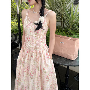 吴宝珠(吴宝珠)法式浅粉色吊带，碎花连衣裙女夏季度假风甜美仙女气质长裙
