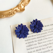 日韩网红复古气质蓝紫色，花朵耳钉小香风，设计感小雏菊极简法式耳环