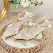 法式婚鞋新娘粗跟高跟鞋，日常可穿白色中跟主，婚纱舒适孕妇不累脚