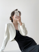 米白色短款小西装外套女 法式气质显瘦高级设计感长袖短外套坎肩