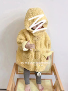 儿童冬季外套2022洋气，黄色显白皮毛一体牛角扣中长款保暖连帽外套