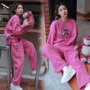 粉色草莓熊休闲(熊休闲)运动套装女春秋季时尚，洋气减龄卫衣两件套潮流
