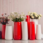 。中国红台面陶瓷，花瓶装饰红色喜庆结婚花瓶白色现代简约玄关