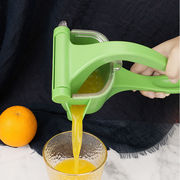 日本进口手动榨汁机多功能，家用小型柠檬果，塑料手动压汁机榨汁器