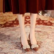 新中式红色粗跟水钻婚鞋女2023冬季禾新娘鞋宴会不累脚高跟鞋