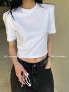 DG STUDIO2024春夏韩版直角肩圆领短袖白色T恤女垫肩短款上衣