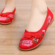 红色绣花鞋女汉服鞋老北京布鞋，女鞋浅口软底民族，风红色妈妈绣花鞋