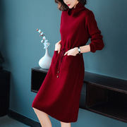 红色连衣裙冬季气质修身高端洋气，高领冬裙女针织，妈妈毛衣裙(毛衣裙)中长款