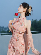 春夏女装新中式国风粉色，改良挂脖旗袍连衣裙，配开衫超仙气度假纯欲