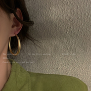 法式哑光金色圈圈耳环，女欧美风耳饰2024年小众，设计高级感耳圈