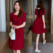 红色连衣裙女夏季2023年小个子法式气质方领纯色收腰显瘦裙子