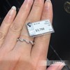 香港周大福18K/750白色黄金水波纹镶钻石戒指女款
