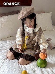 橙子童装女童秋季浅咖条纹小黄鸭，背心+杏，荷叶领娃娃衫+咖色百褶裙