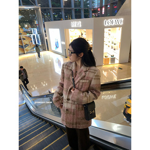 王少女(王少女)的店粉色，格子纹西装毛呢外套，2024秋冬高级感气质中长款大衣