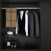 样板房间衣帽间衣柜软装男士黑白灰色系西装衬衣手表搭配套装摆件