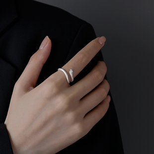 999足银蛇形戒指小众，设计素圈时尚个性食指，戒高级感独特开口指环