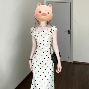 法式气质白色波点连衣裙子女装夏季2025新款立体花朵收腰包臀长裙