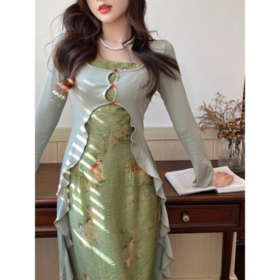 新中式温柔风国风绿色印花连衣裙，+荷叶边针织，开衫两件套套装女秋