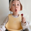 瑞典babybjorn宝宝吃饭围兜围嘴婴，儿童食饭兜硅胶防水小孩饭兜兜
