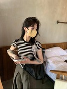 metwo条纹短款正肩t恤女春夏美式修身复古上衣女内搭1013