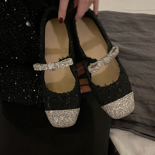 不二橘法式小香风玛丽珍鞋2024粗跟拼色单鞋女银黑色芭蕾婚鞋