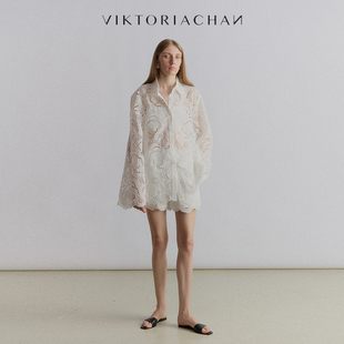 授权viktoriachan24ss春夏翻领，单排扣蕾丝镂空长袖，上衣