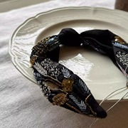 包税日本直发towavase经典法式高颅顶串珠刺绣黑色蚕丝发卡