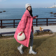 玫红色中长款羽绒服女冬季2023韩系连帽加厚面包服白鸭绒外套