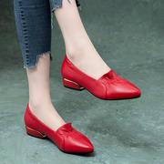 红色尖头单鞋女2024春季春款浅口软皮低跟平底小皮鞋秋冬女鞋