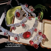 酒渍玫瑰扇形宝石项链苏富比镀18k金蜂巢，镶嵌锆石手链戒指组合