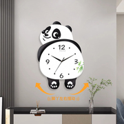 熊猫挂钟客厅时钟，挂墙日历创意石英钟卧室，免打孔挂表静音钟表