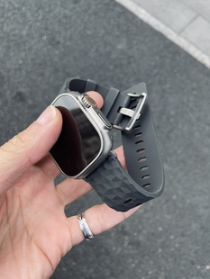 卡客 24mm加宽适用苹果手表带iwatch表带硅胶s987钻石纹Ultra针扣