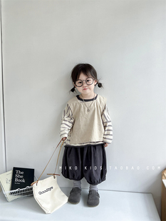 韩版秋季女童森系棉麻长袖，套装中性宝宝气质马甲灯笼裤三件套