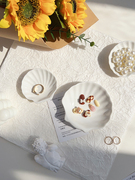 贝壳盘子拍摄道具ins白色陶瓷盘戒指美甲饰品不规则收纳装饰托盘