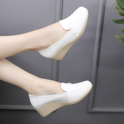 春秋皮鞋真皮小白鞋护士鞋，白色中跟舒适牛筋，底休闲鞋坡跟单鞋女鞋