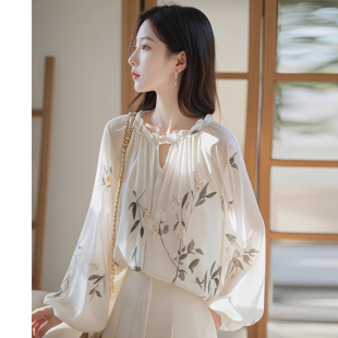 雪纺衬衫早秋装女款2025新款灯笼袖洋气小衫春秋长袖白色碎花上衣