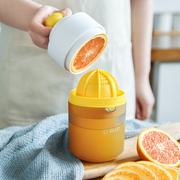 日本手动榨汁器榨橙子，柠檬挤压水果神器，简易小型便携式家用榨汁机