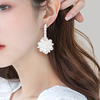 时尚珍珠花球耳环2024年潮温柔优雅气质耳饰装饰洋气吊坠耳坠