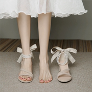 小众绑带高跟鞋女粗跟2024夏季法式珍珠凉鞋女中跟伴娘鞋日常