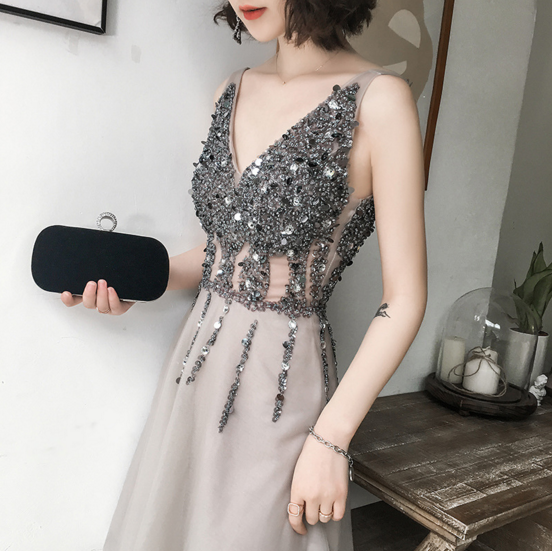 晚礼服晏会妈妈装 高贵派对小礼服裙2019新款年会修身连衣裙短款在类目 女装/女士精品, 婚纱/旗袍/礼服, 礼服/晚装中 - 来自Buy2taobao.com提供专业的淘宝代购服务